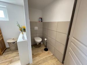 Maisons de vacances Gite Ernec : photos des chambres