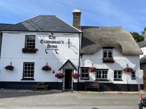 The Tradesmans Arms