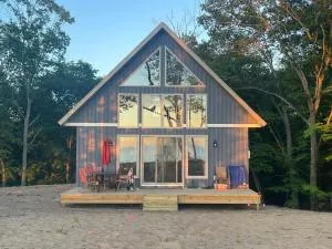 Beautiful Overlooking Shoreline 3BDR Chalet ➠18396 - Arcadia