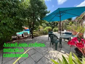 莱斯可杜卢普布兰克住宿加早餐宾馆 - Chazelles-sur-Lyon