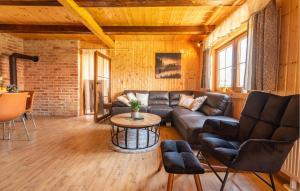 4 Bedroom Nice Home In Gospic