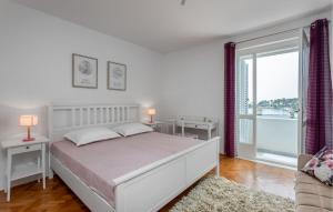 3 Bedroom Awesome Home In Banjol