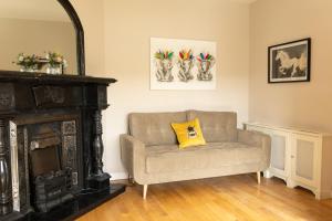 4BR Home with Stunning Harbour Views in the Heart of Kllybegs