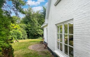 Gorgeous Home In Groet With Wifi