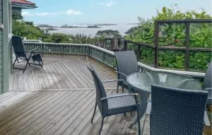 5 Bedroom Cozy Home In Mandal - 灵达尔