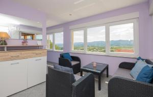 6 Bedroom Awesome Home In Prolozac