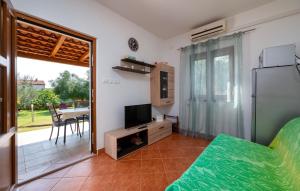 Beautiful Home In Medulin With Wifi