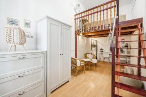 Brody Central Apartment