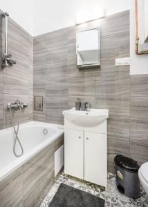 Brody Central Apartment