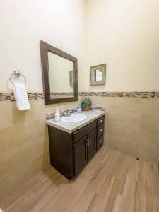 Casa Vacacional con Vistas Espectaculares, Refúgiate en la Serenidad del Mar