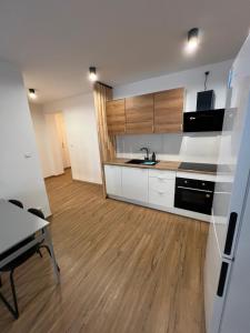 Warsaw City Budget Room 3 #self check-in #essentials included