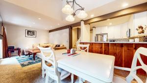 Mammoth Ski & Racquet Club #118 condo