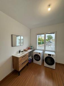 Maisons de vacances Maison spacieuse spa & jardin : photos des chambres