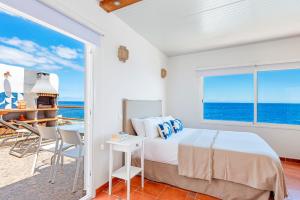 Luminous loft apartment next to the Atlantic Ocean