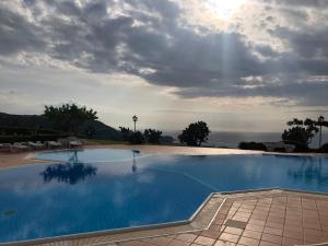 A View 2 Sea