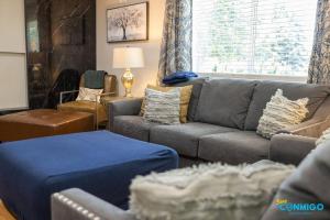 Holiday Home room in Lost Creek by Conmigo