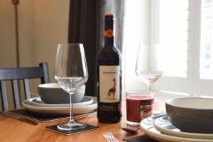 Charming 1-Bedroom Flat in Historic Old Portsmouth