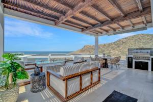 Luxury Oceanfront Condo, Resort-Style Amenities
