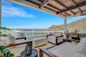 Luxury Oceanfront Condo, Resort-Style Amenities