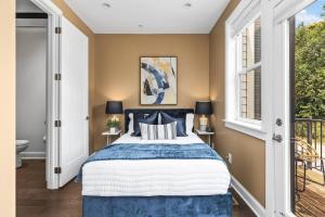 Rooftop Deck Firepit and Garage Walk to 12 South and Restaurants