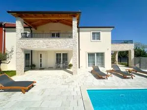 Villa Gaudeo with pool and EV station - Stuparić