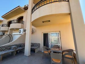 Charming Chalet with Stunning Sea View & Private Garden in Coral Hill Resort, North Coast Egypt