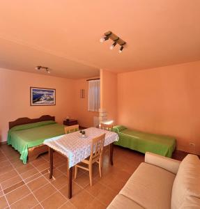 Basic Triple Room room in Alloggio Agrituristico Ronchi Di Fornalis