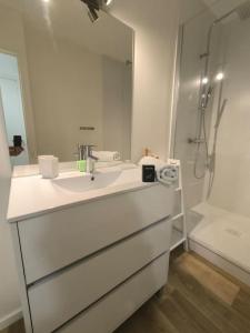 Appartements Spacieux-3 chambres 4 pers-Calme-pking-5mn centre : photos des chambres