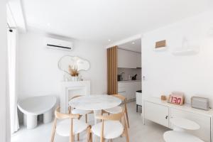 FLH Portas do Sol White Design Flat