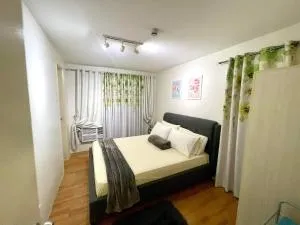 Noelz Staycation - Самаль