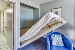 Grande Shores Resort Condo with Pools Walk to Beach