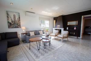 2 Private Abodes in One Magnificent Villa!