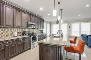 Arabi Home with Deck 7 Mi to Downtown New Orleans!