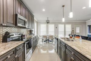 Arabi Home with Deck 7 Mi to Downtown New Orleans!