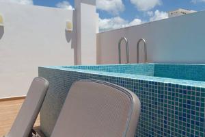 PRIVATE POOL Beautiful and Centric 1BR PH