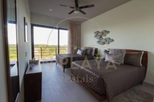 Private Room, Ocean view, 200m from beach, fridge