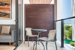 2BR in central location, 100MB wifi, Condo IPANA