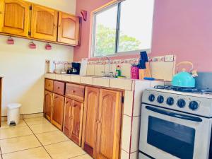 Charming Casa Aura, near lake Arenal in Nuevo arenal, pet friendly- Casas Airelibre