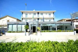 Hotel BELLA ROMAGNA - 利多尔德纳西奥尼