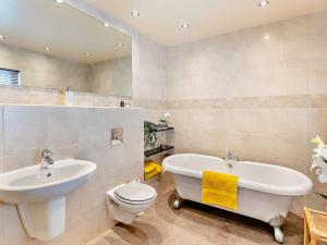 3 Bed in Wilsden 93627