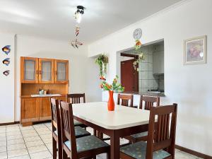 B743 - Apto p 05 pessoas perto da praia em Bombas