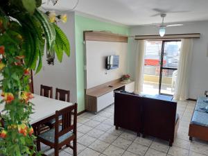 B743 - Apto p 05 pessoas perto da praia em Bombas