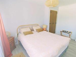 Appartements Superbe T3 terrasse et jardin centre bourg : photos des chambres