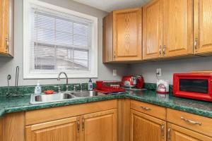 1774 Ocean Lakes Pet Friendly-Beach Bum