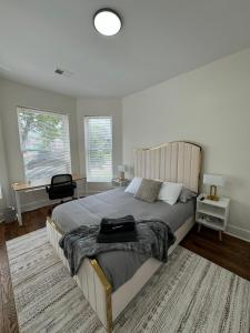 Chic Euro City Getaway- Close to Downtown