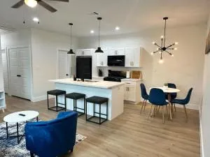 Cozy 3br Retreat With Yard - Aldine