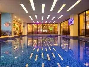 Dolphin Continental Hotel - Bayān