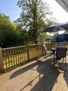 Chalet 64, Lakeside, Glan Gwna Holiday Park - Caeathro