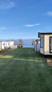 Chalet nabij water in Langweer