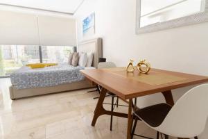 Apts 200m from beach sleeps 10
